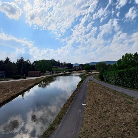 Aupres Du Lavoir Remigny Exteriör bild
